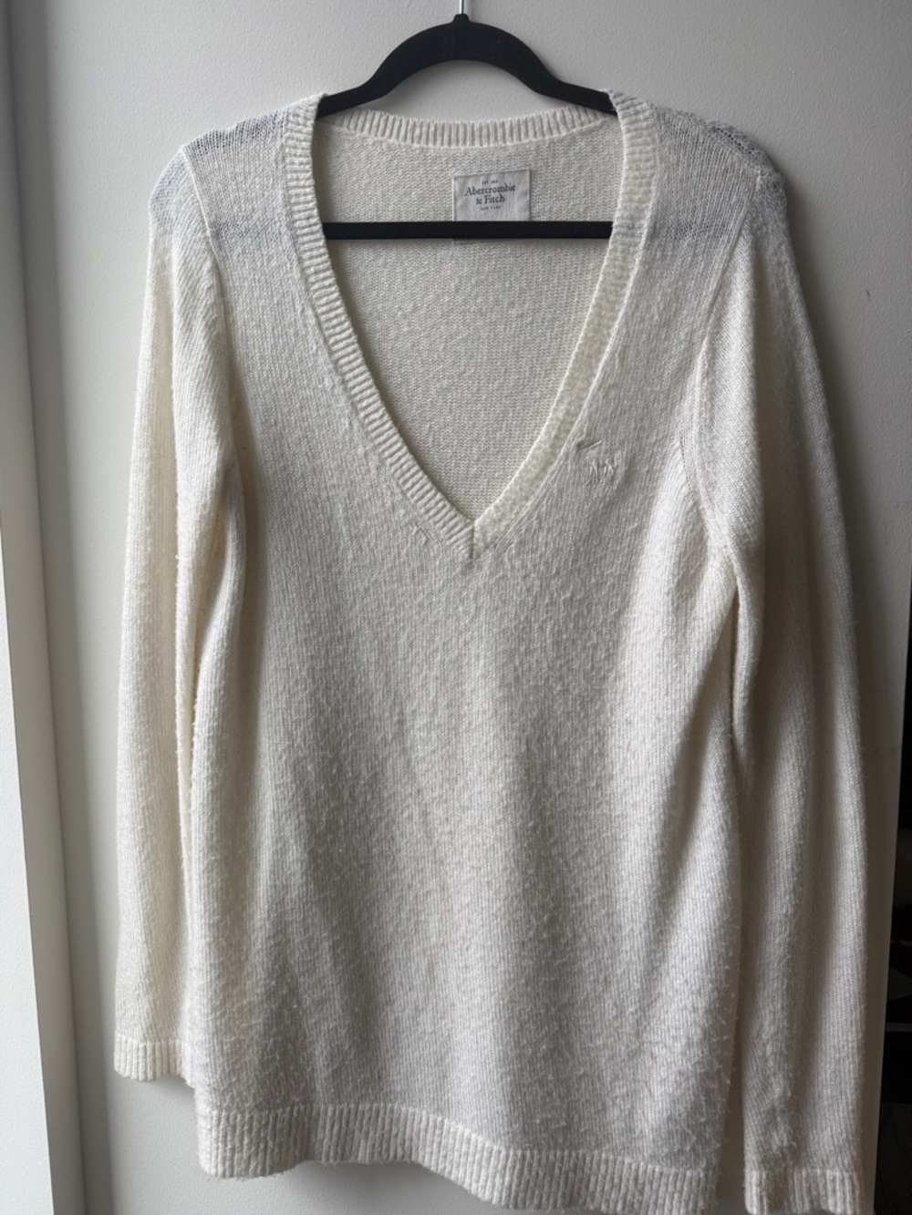 Abercrombie & Fitch Women's Ivory V-Neck Sweater